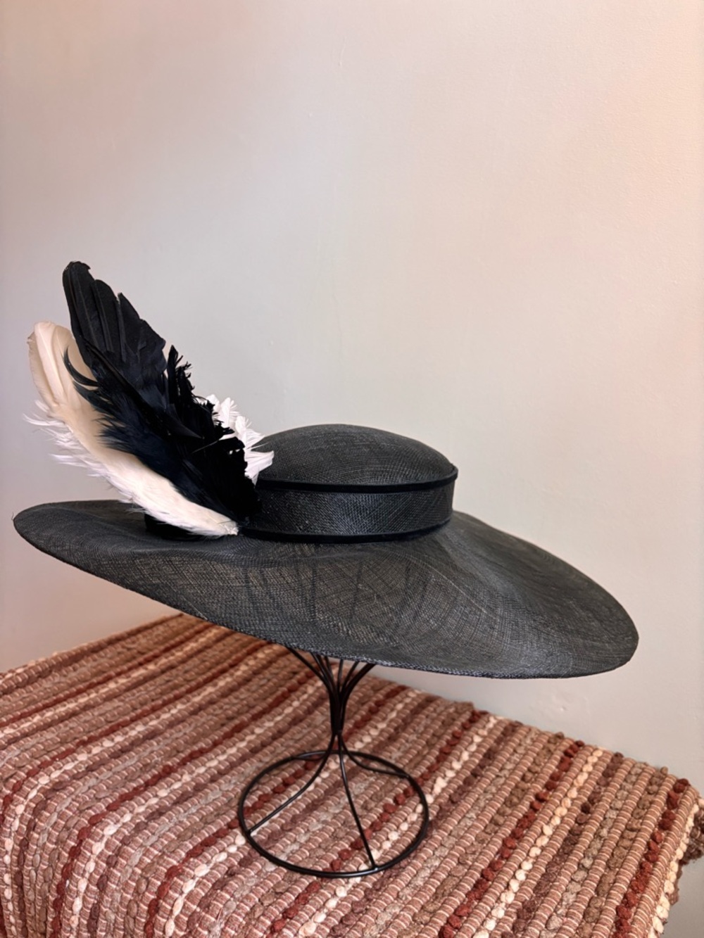 John Boyd London Vintage Black Kentucky Derby Style Fascinator Hat with Feathers - Picture 2 of 10